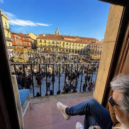 Arquitecto De La Vida - Plaza Mayor * León